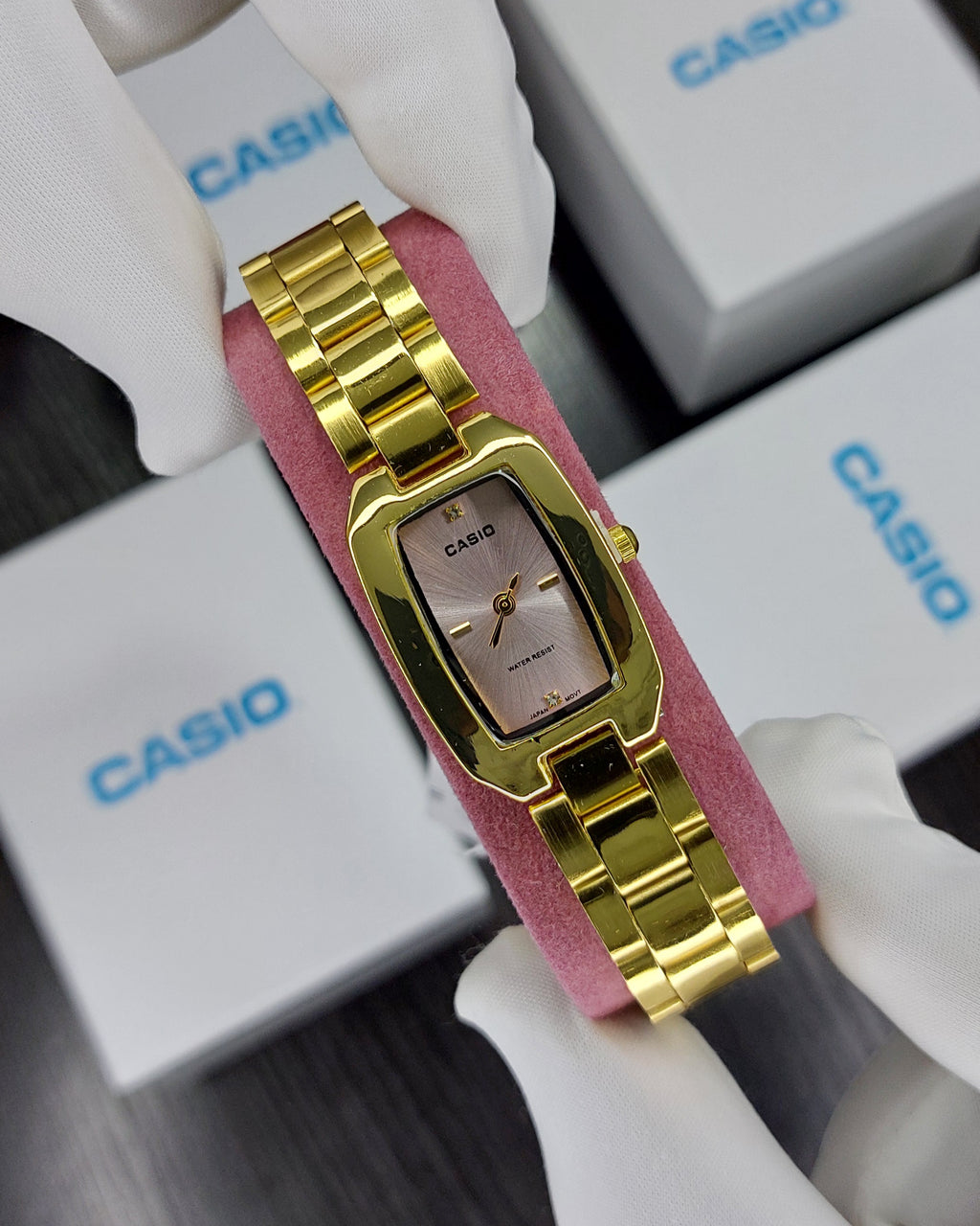 Montre "CASIO" Quartz "GOLD"